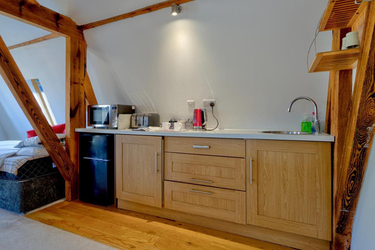 Central Studio Suite - Modern Stay With Free Wifi Stamford Exterior photo