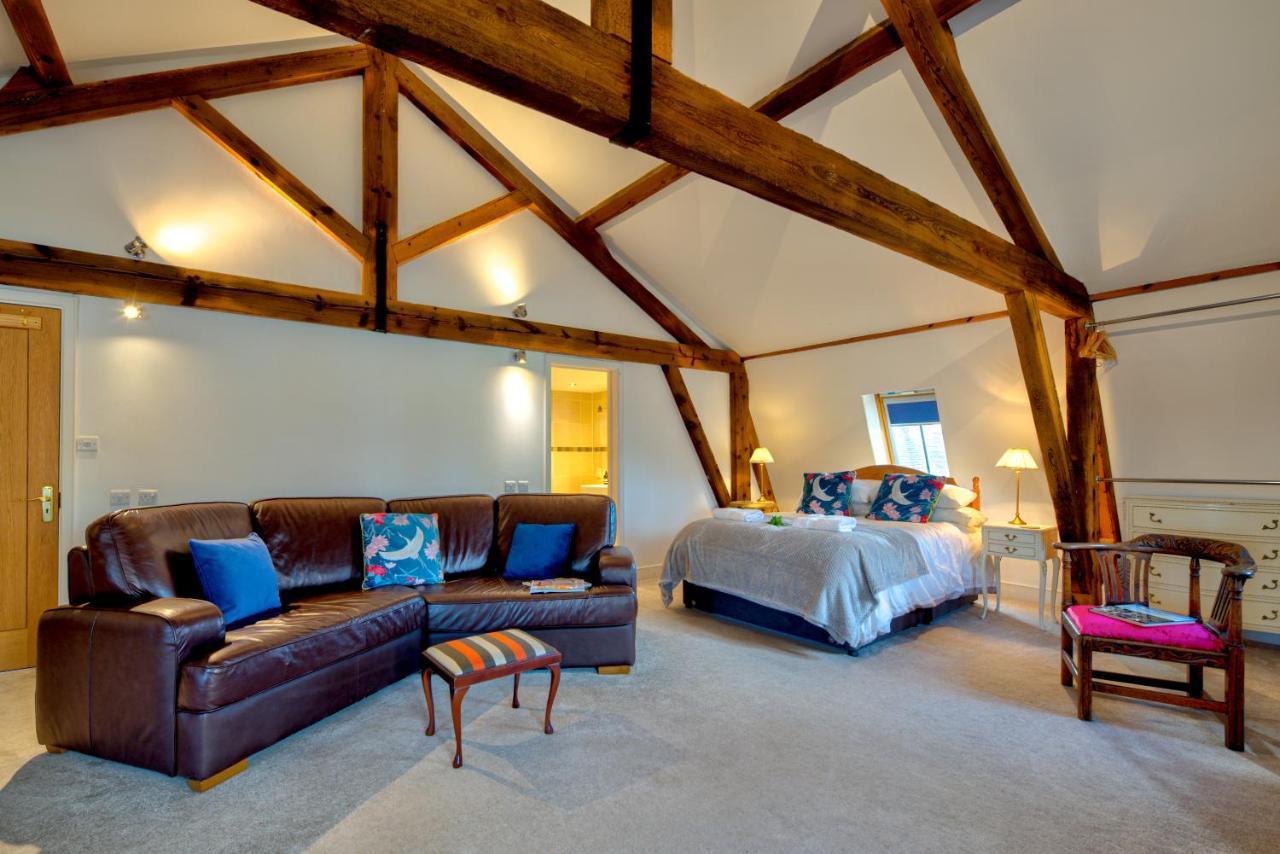 Central Studio Suite - Modern Stay With Free Wifi Stamford Exterior photo