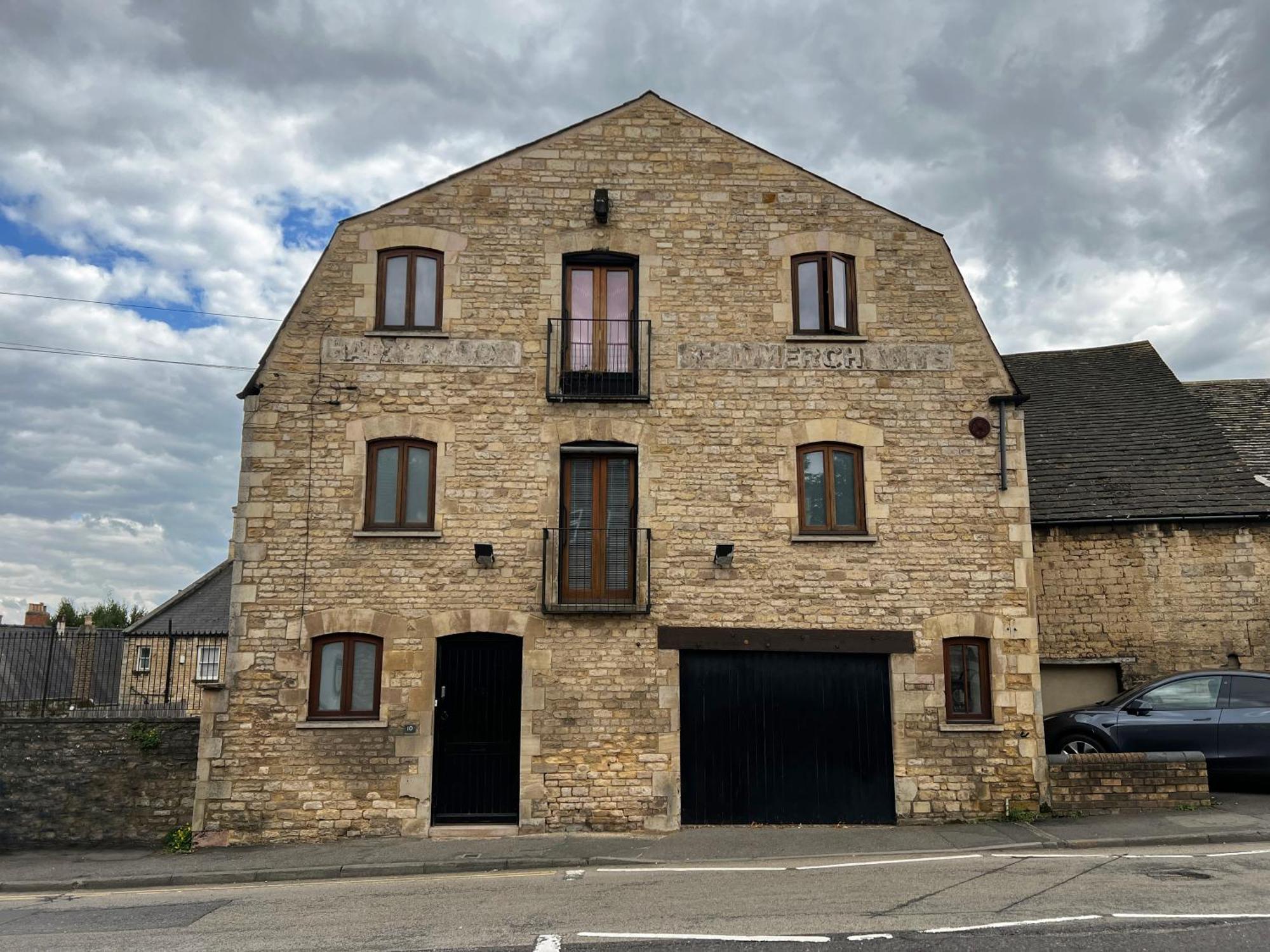 Central Studio Suite - Modern Stay With Free Wifi Stamford Exterior photo